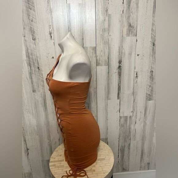Brown dress - Picture 4 of 5